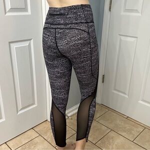 Lululemon Leggings Pace Perfect Tight Mesh Black White 7/8 Cropped Size 6 Small